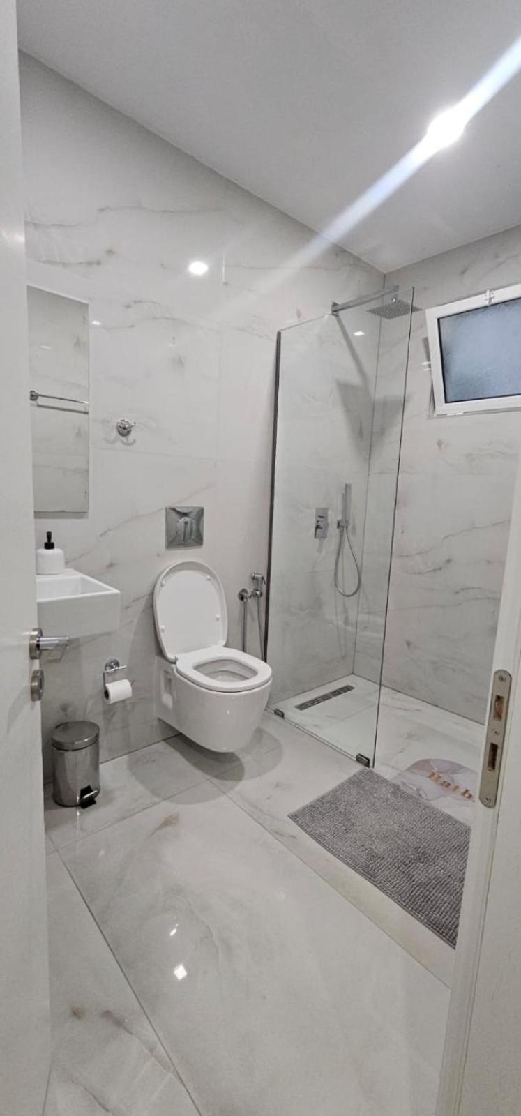 Hotel Edina Apartments By Hp Saranda Kültér fotó