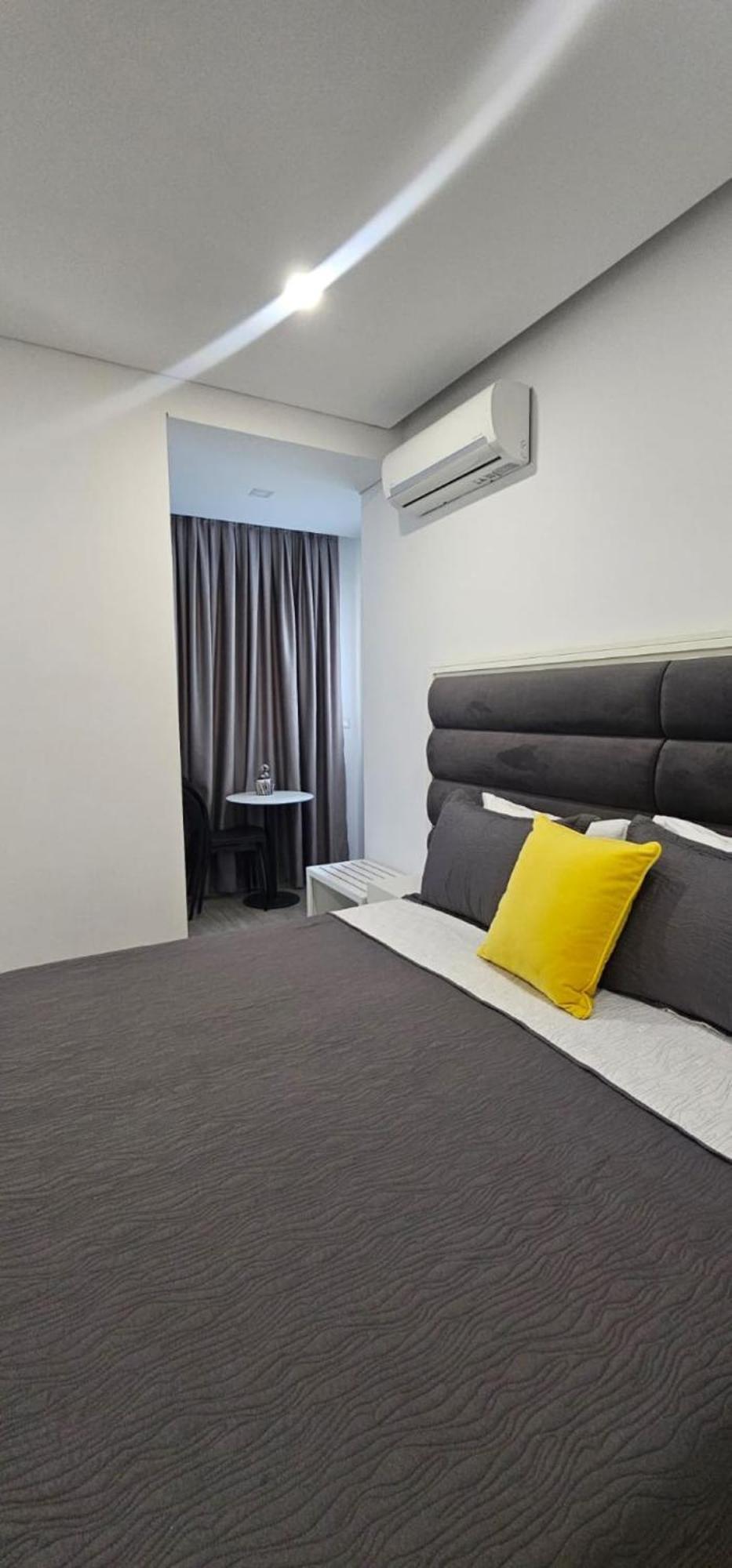 Hotel Edina Apartments By Hp Saranda Kültér fotó